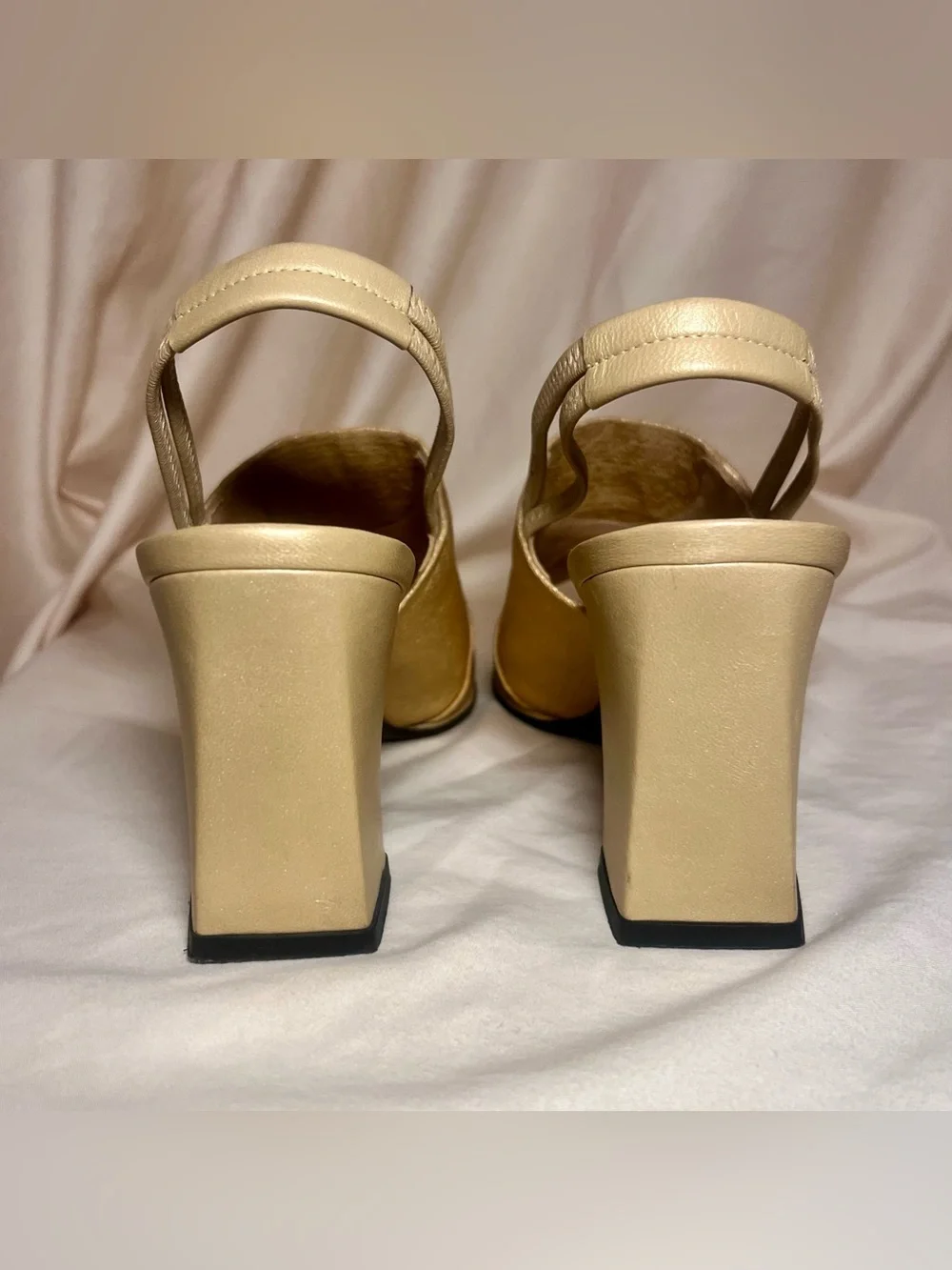 Stuart Weitzman Gold/Beige Shimmer Slingback, Block Heel, Peep-toe, Vintage Y2K